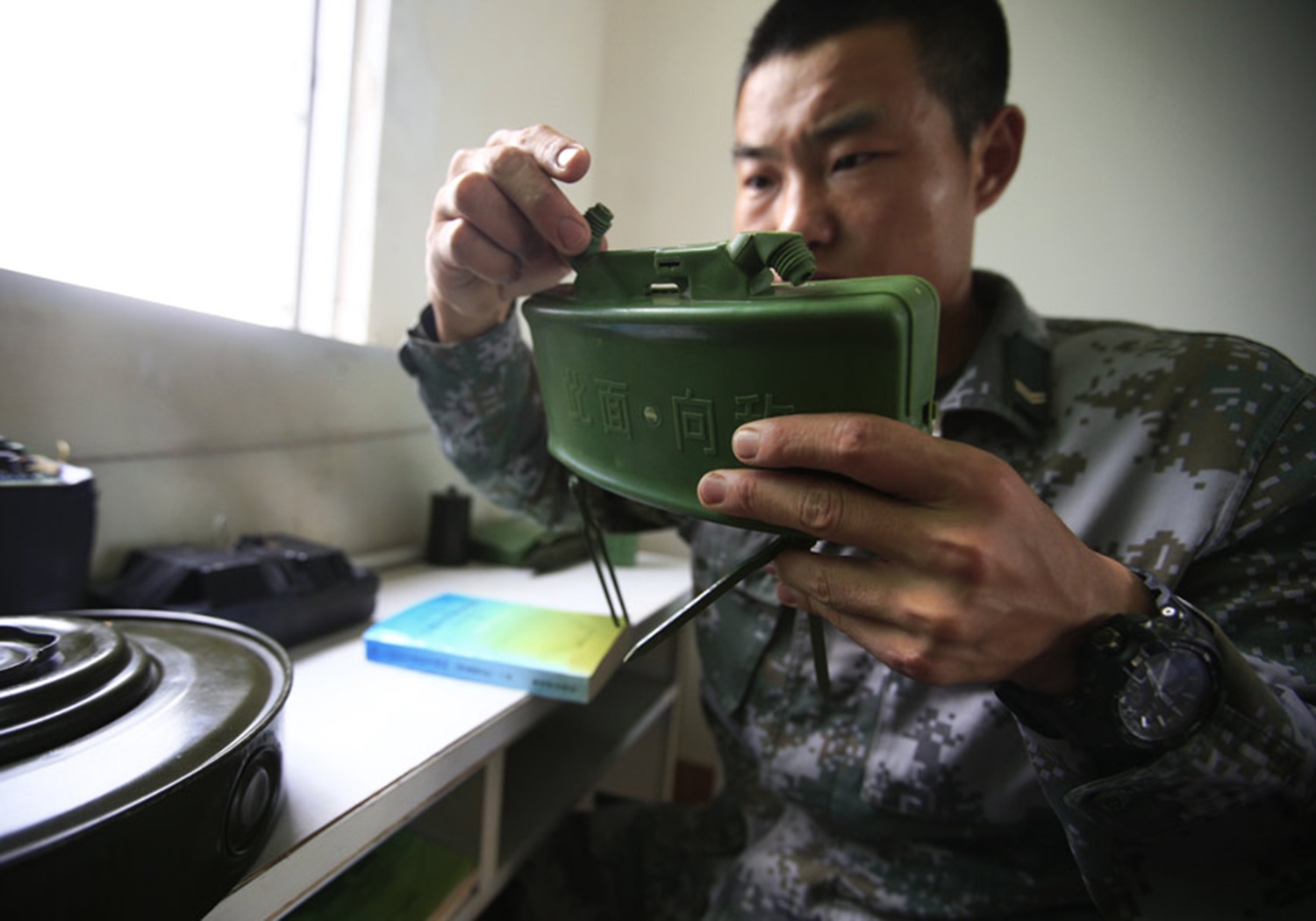 chuyên gia gỡ bom ảnh 2 chuyen gia go bom anh 2