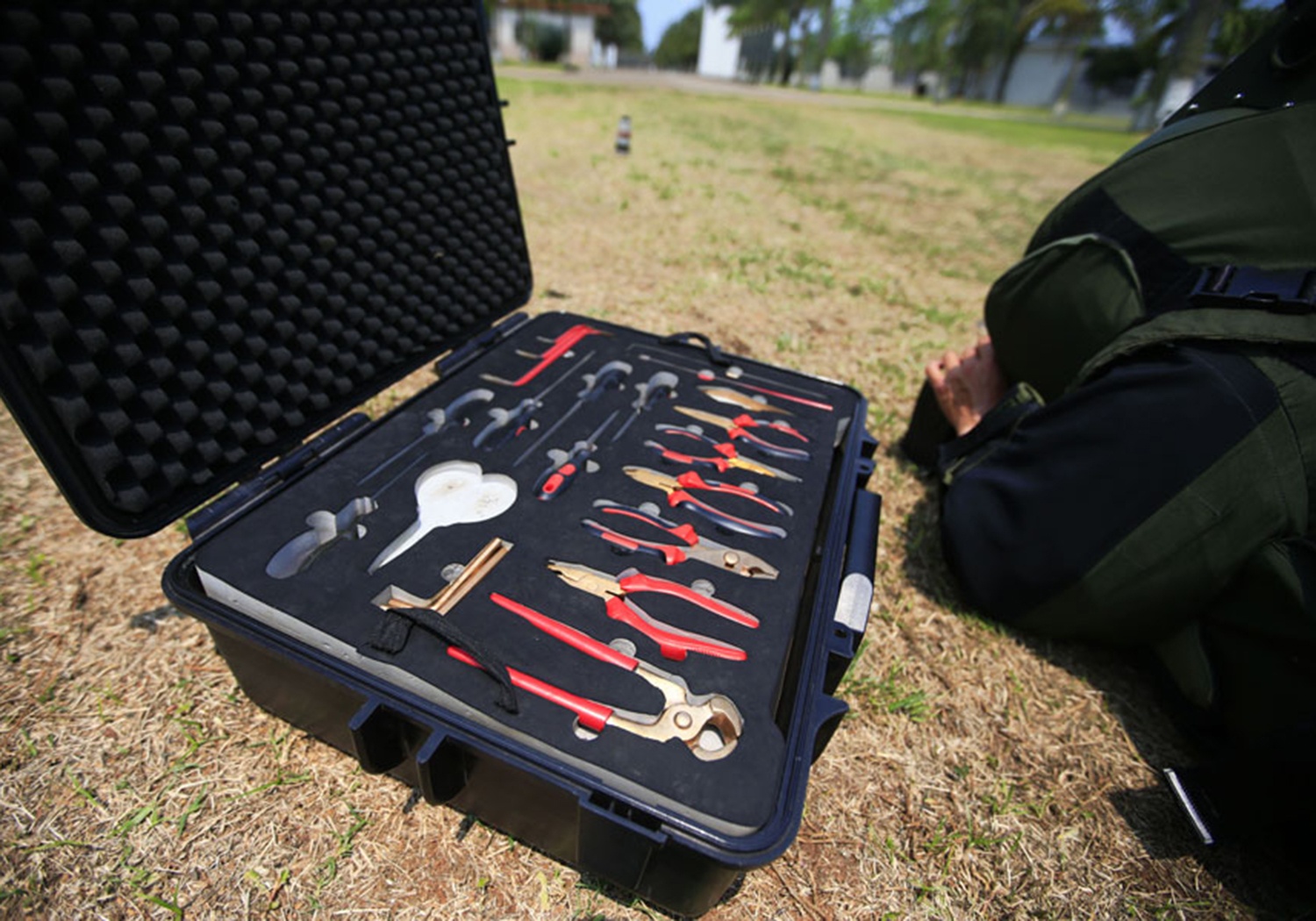 chuyên gia gỡ bom ảnh 4 chuyen gia go bom anh 4