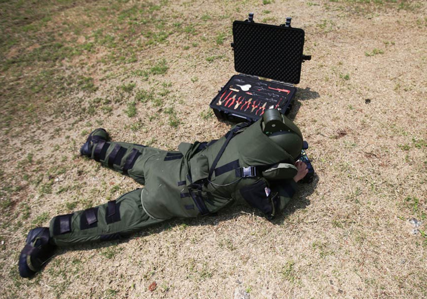 chuyên gia gỡ bom ảnh 6 chuyen gia go bom anh 6