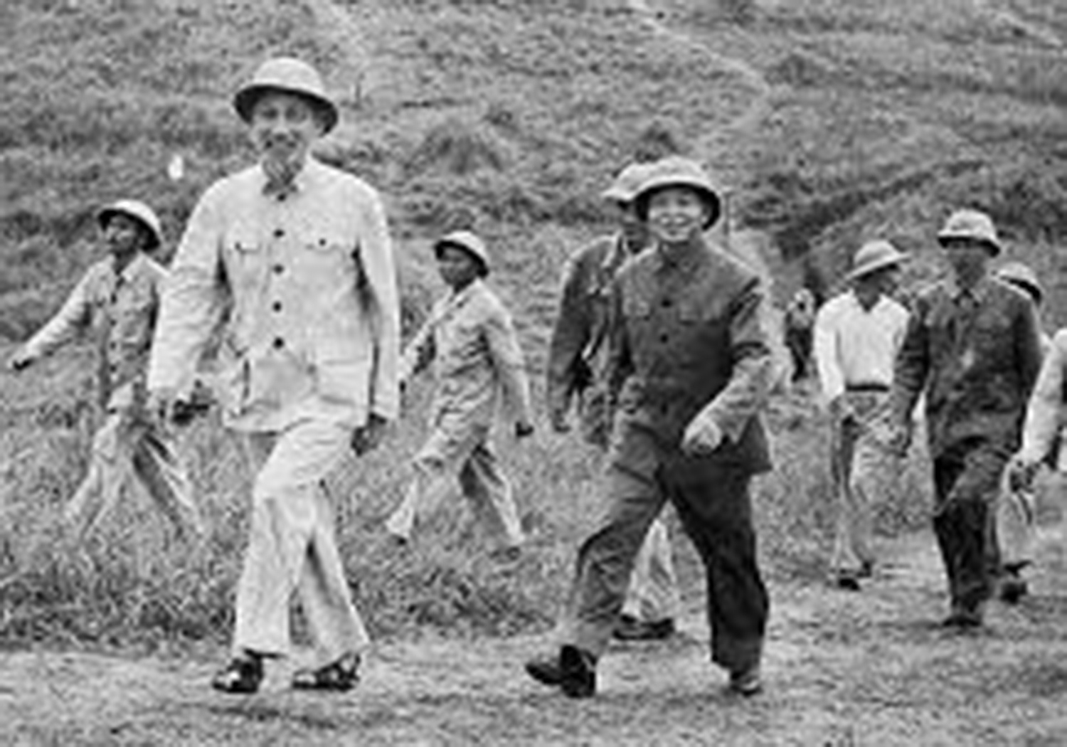 Dap an bai trac nghiem tim hieu chien thang Dien Bien Phu hinh anh