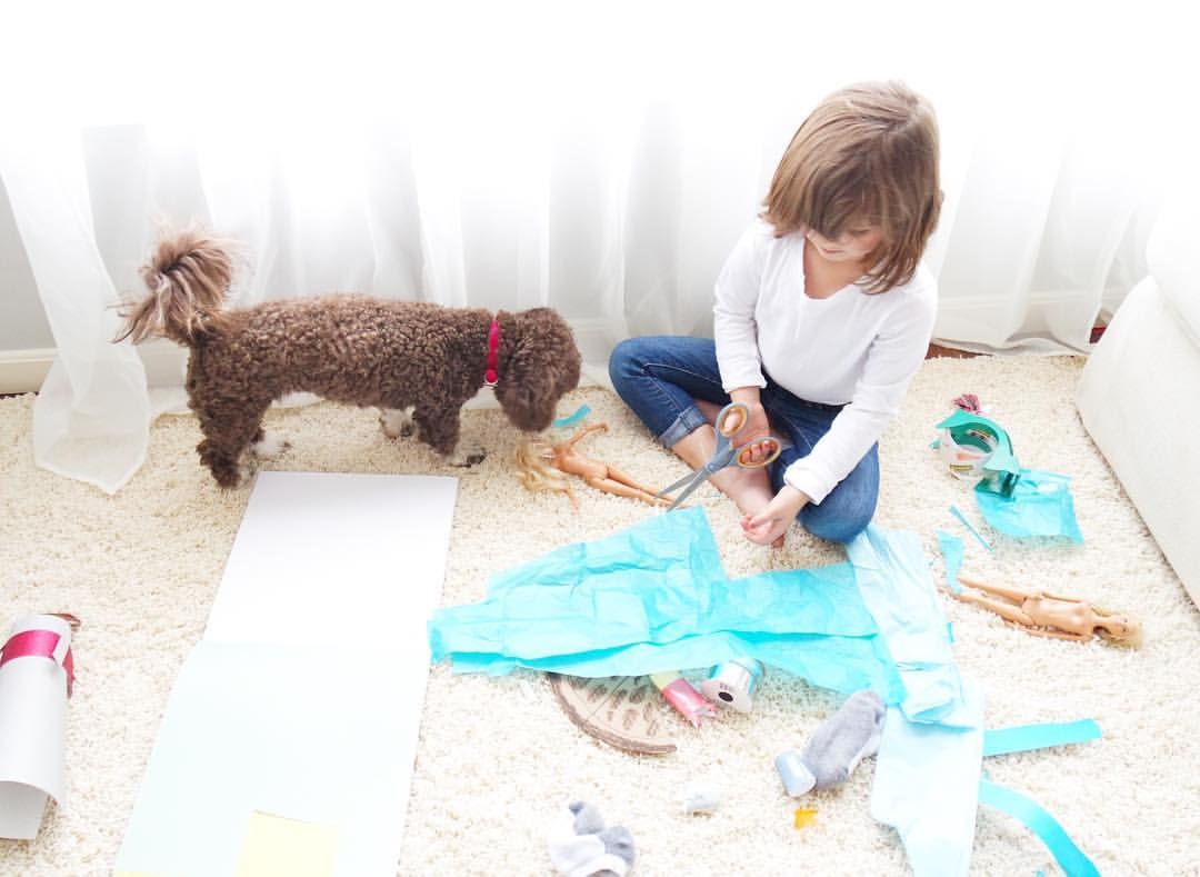 Quy trinh lam vay bang giay cua nha thiet ke tre nhat the gioi hinh anh