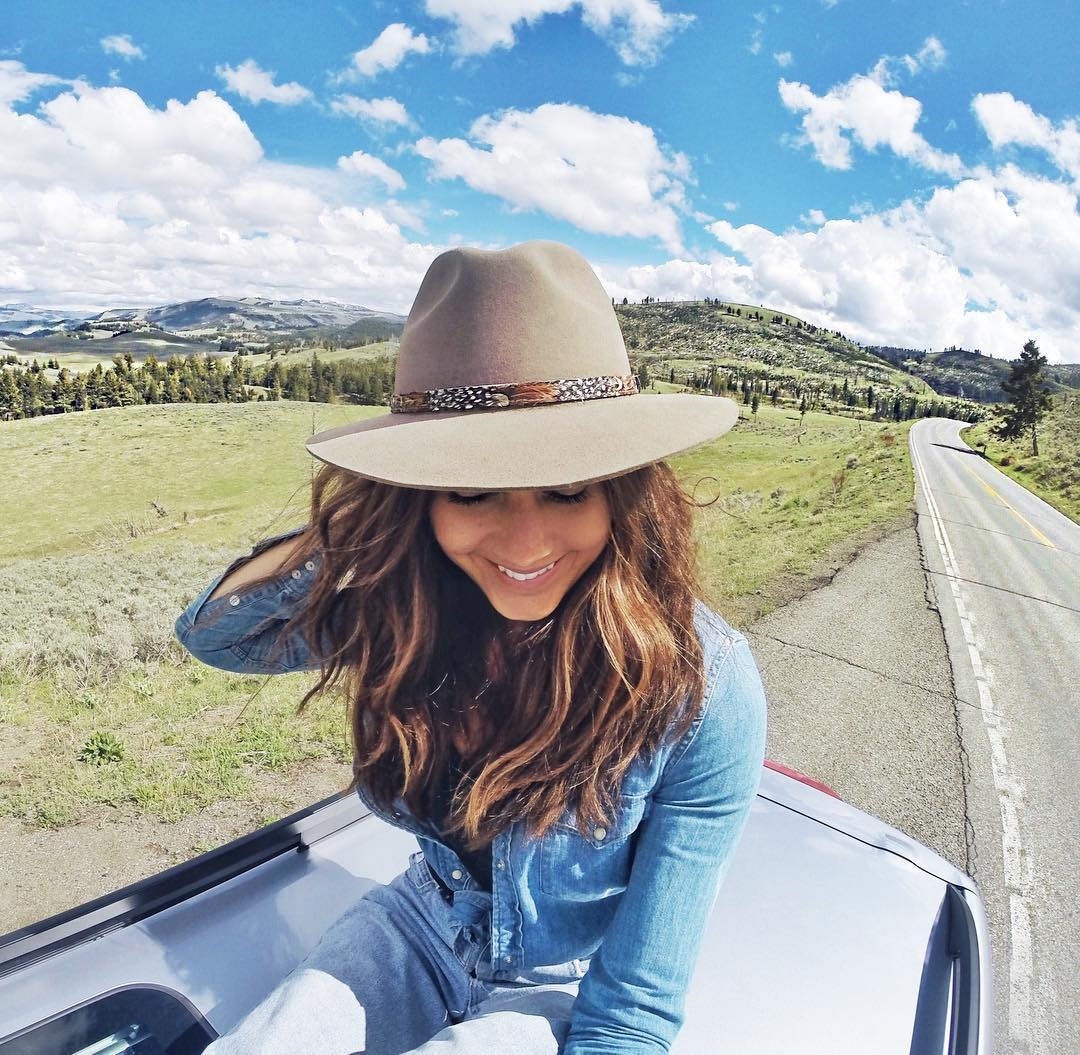 trao luu du lich cung ban than anh 4