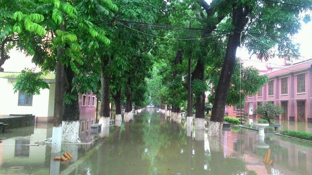 trường Hà Nội ngập lụt ảnh 4 truong Ha Noi ngap lut anh 4