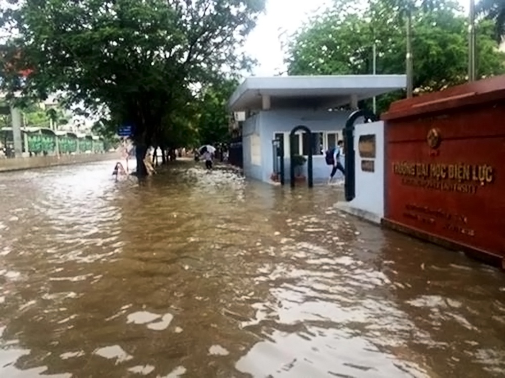 trường Hà Nội ngập lụt ảnh 5 truong Ha Noi ngap lut anh 5