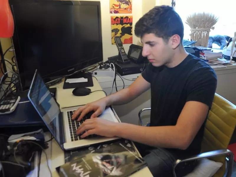 nam sinh 16 tuoi mo cong ty game anh 1