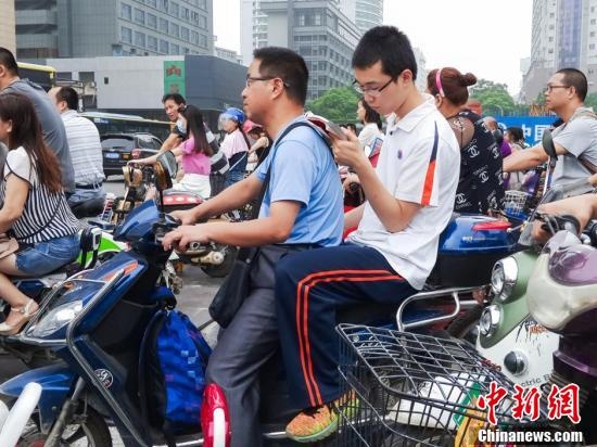 thi dai hoc o trung quoc anh 4