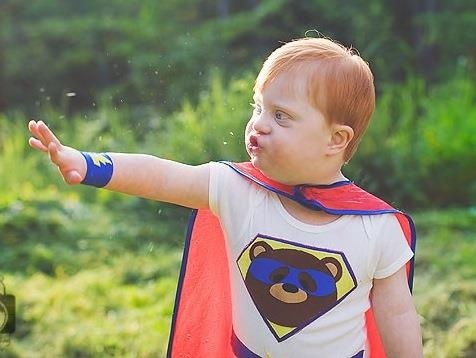 Bo anh bien tre em kem may man thanh sieu anh hung hinh anh