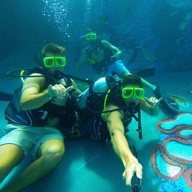 cuoc song xa hoa cua con trai thu tuong New Zealand anh 7