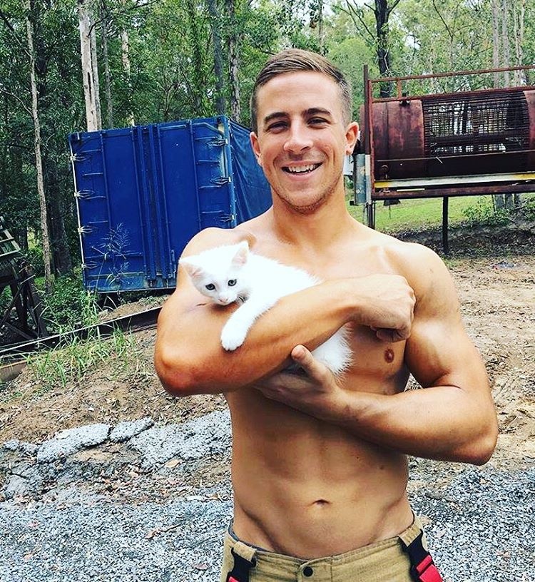 trai dep tao dang ben meo anh 2