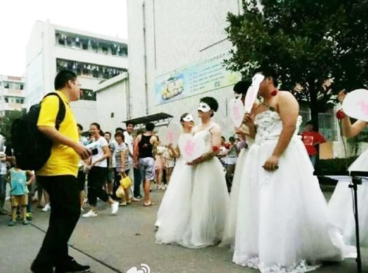 giang vien cau hon sinh vien anh 1