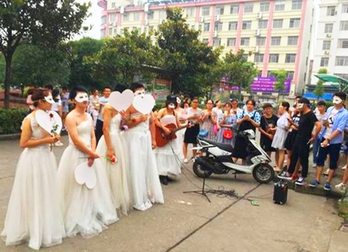 giang vien cau hon sinh vien anh 4