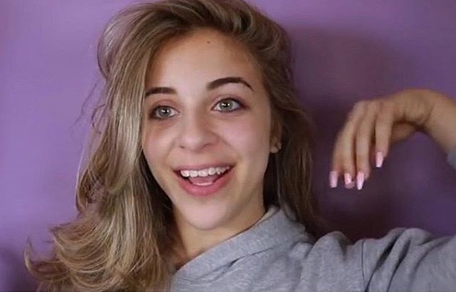 Co gai 15 tuoi noi tieng cong dong mang nho hat nhep hinh anh