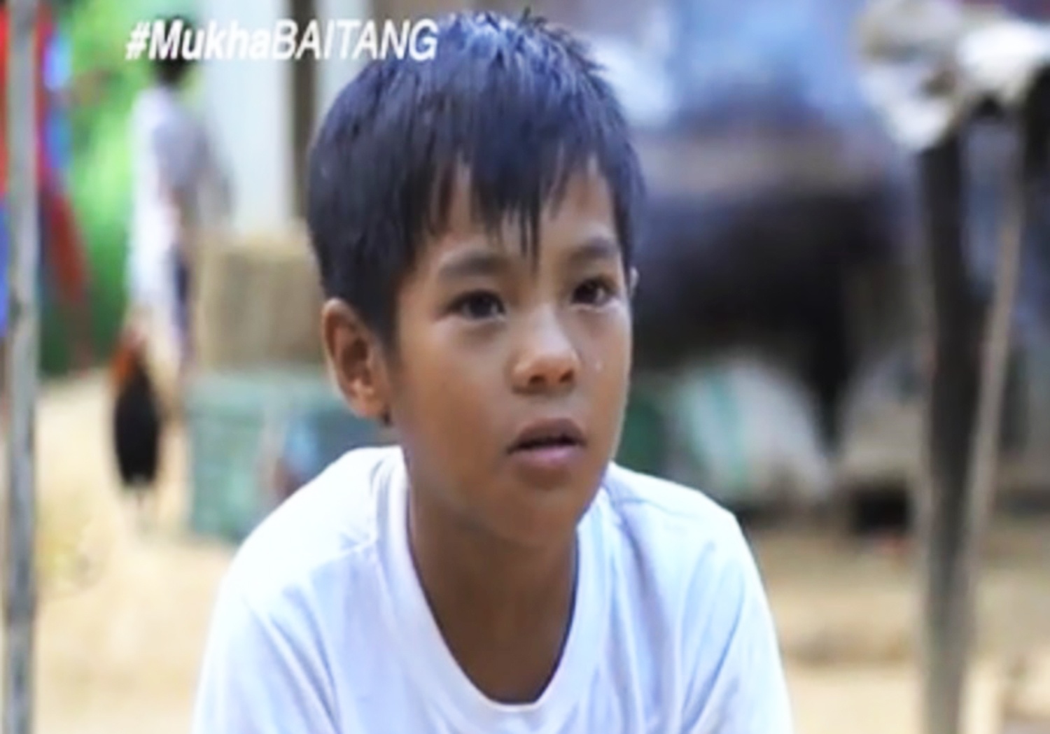 Cau be vuot 2 song 4 nui den truong moi ngay hinh anh