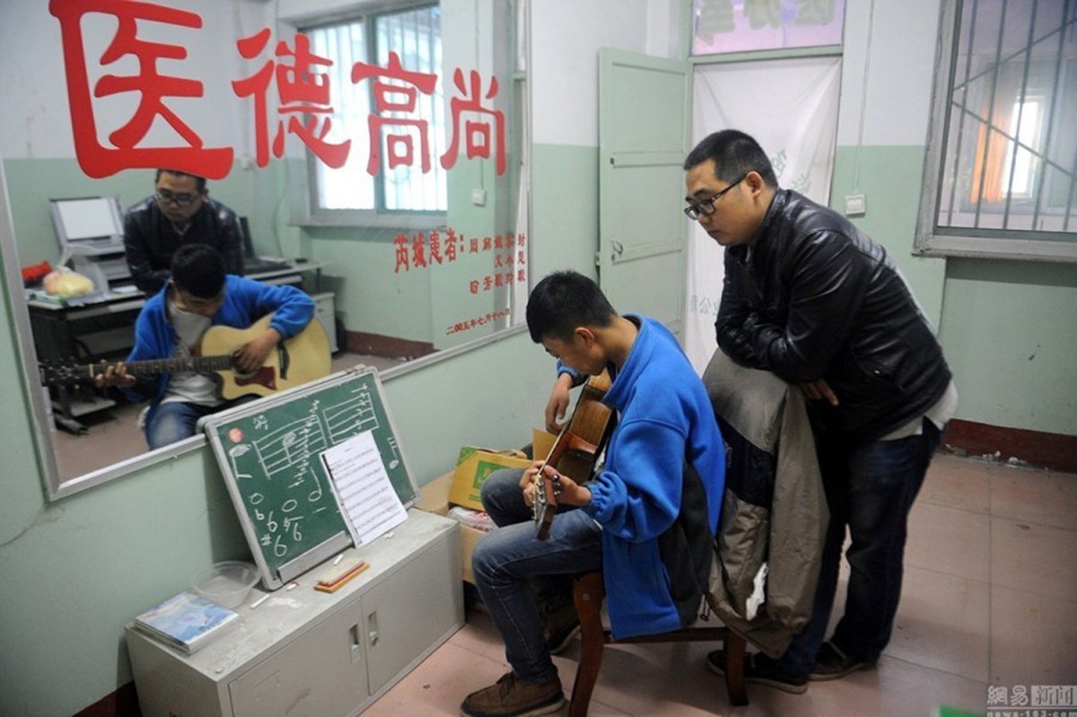 truong hoc dac biet anh 5