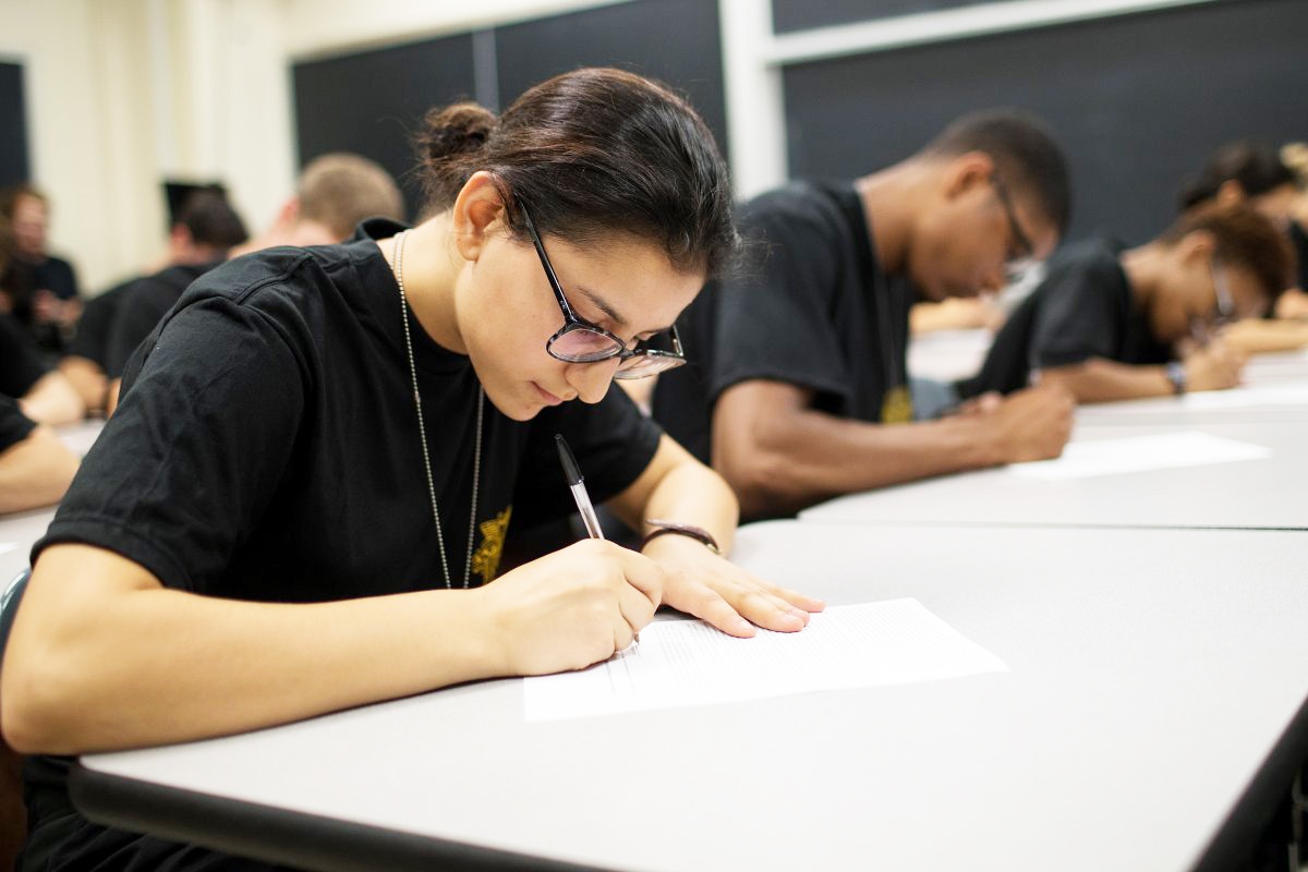 tuyen sinh truong quan su anh 5