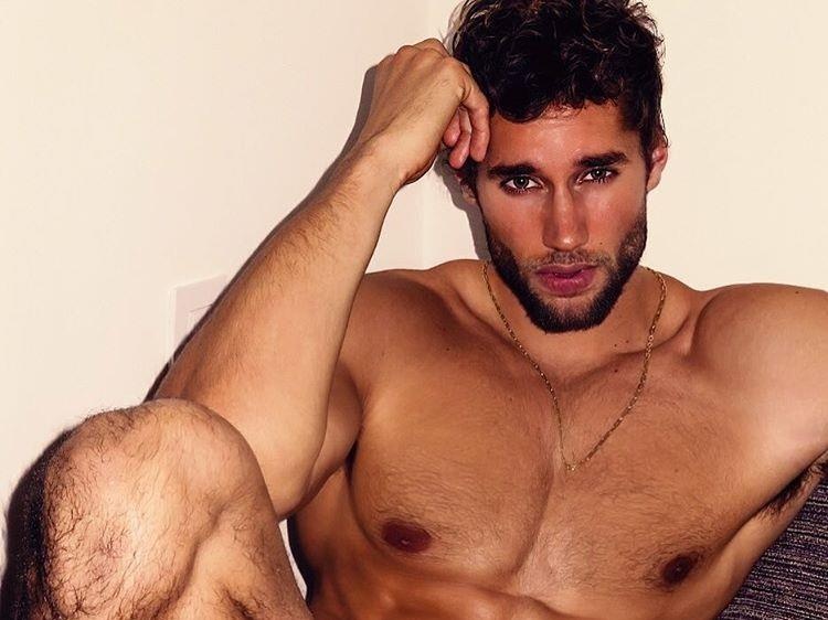 Chang dau bep dien trai, 6 mui noi tieng tren mang hinh anh