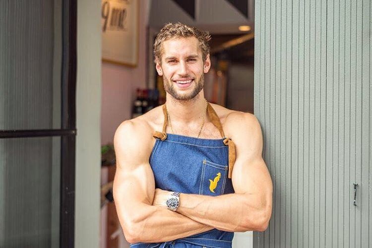 Chang dau bep dien trai noi tieng tren mang anh 2