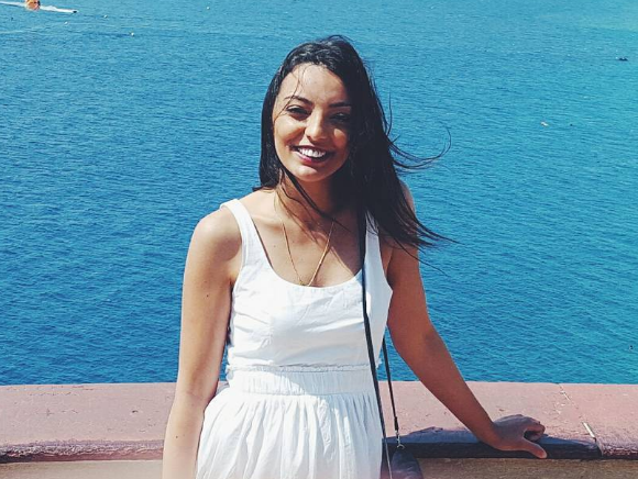 9X bo viec ngan hang di du lich vong quanh the gioi hinh anh