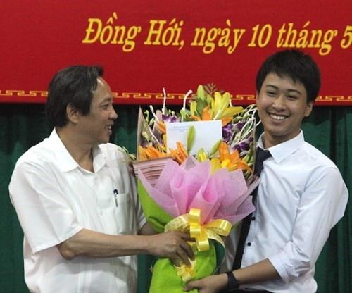 Huy chuong vang Olympic Vat ly anh 1