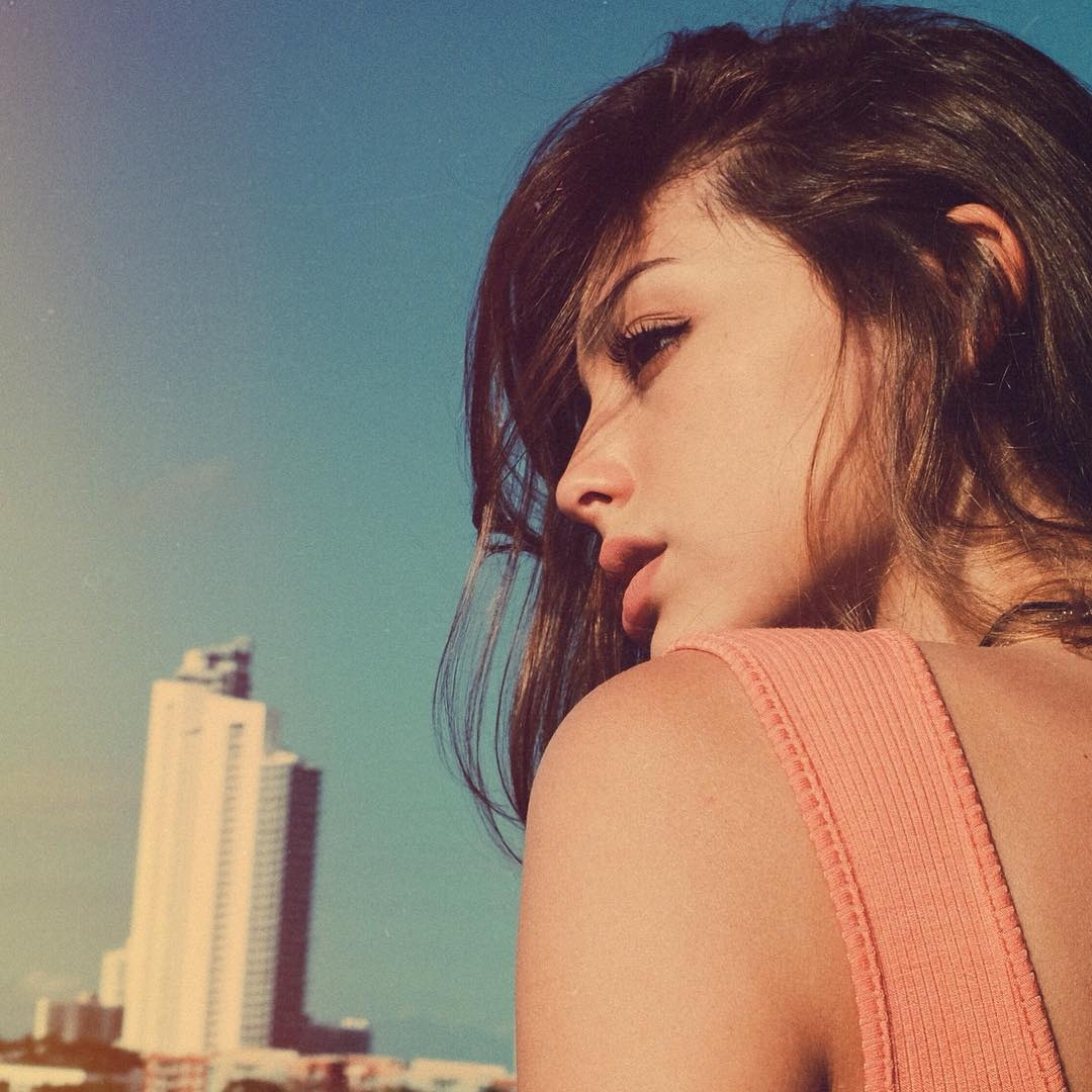 Hot girl noi tieng mang anh 8