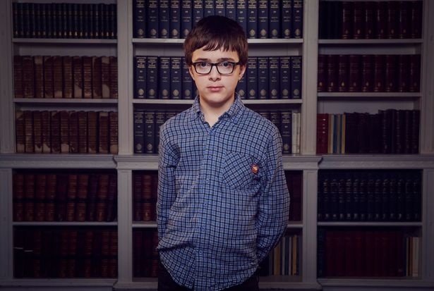 than dong duoi 13 tuoi tai Anh anh 5