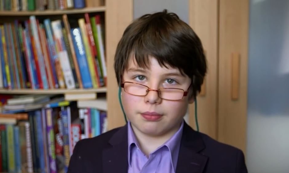 Nam sinh 12 tuoi co tai tinh nham nhanh hinh anh