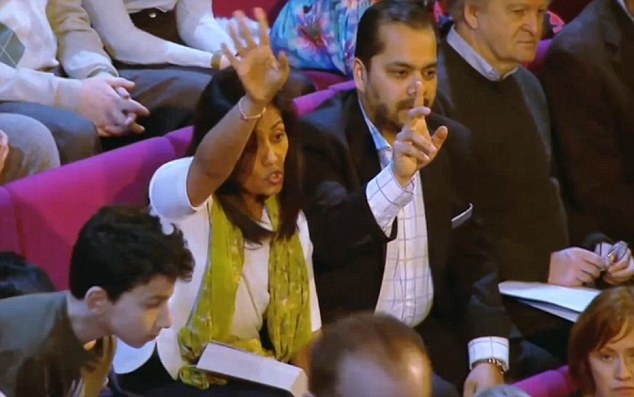 Ba Sonal can thiep vao phan thi cua con gai hinh anh