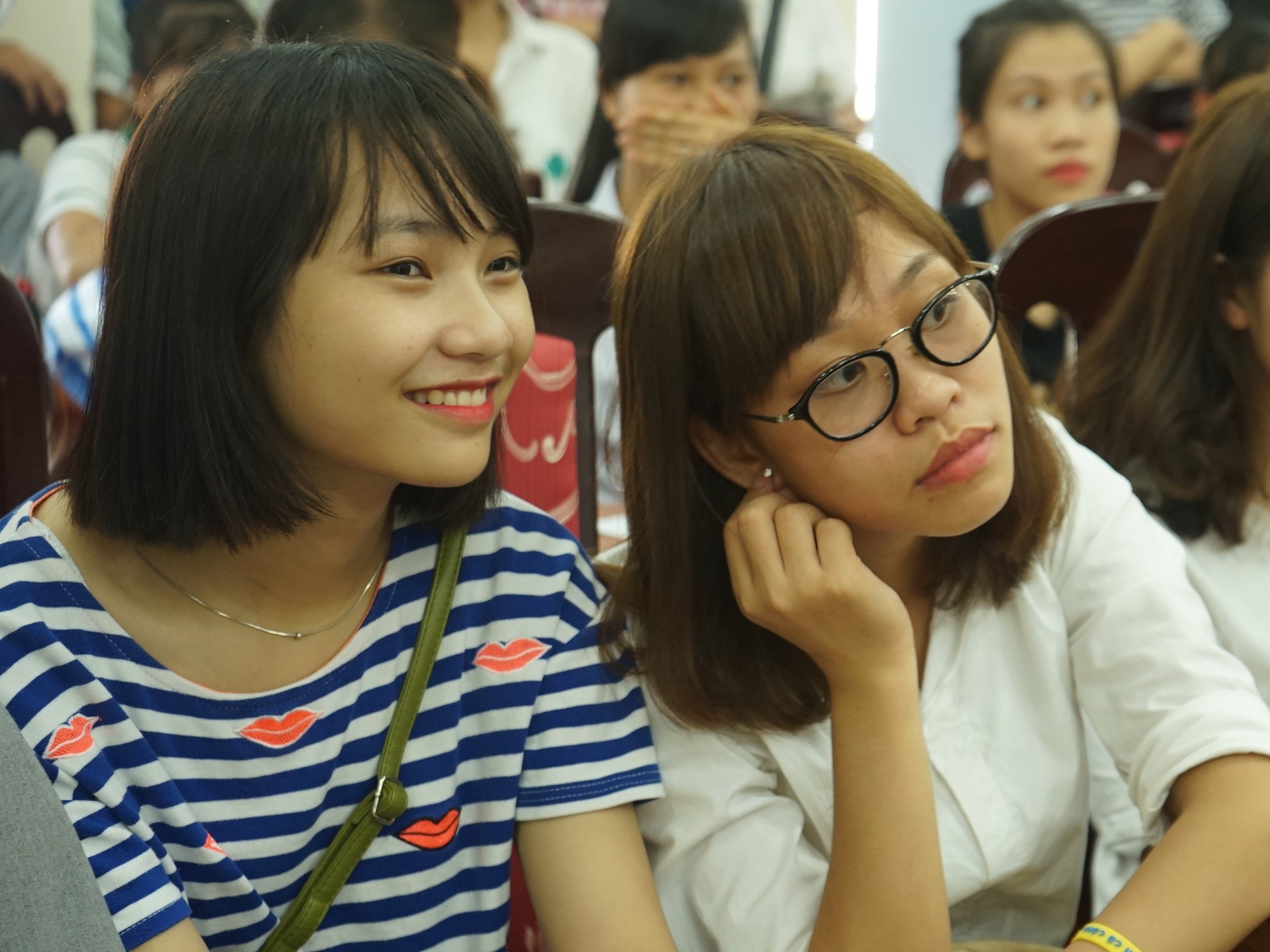 'Lo luyen thi nang khieu bao chi chi kiem tien tu thi sinh' hinh anh