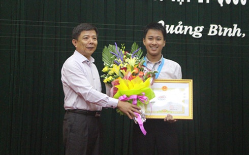 Học sinh đầu tiên giành HCV Olympic quốc tế ảnh 1 Hoc sinh dau tien gianh HCV Olympic quoc te anh 1