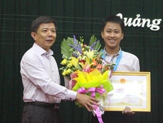 Quang Binh trao thuong hoc sinh gianh HCV Olympic quoc te hinh anh