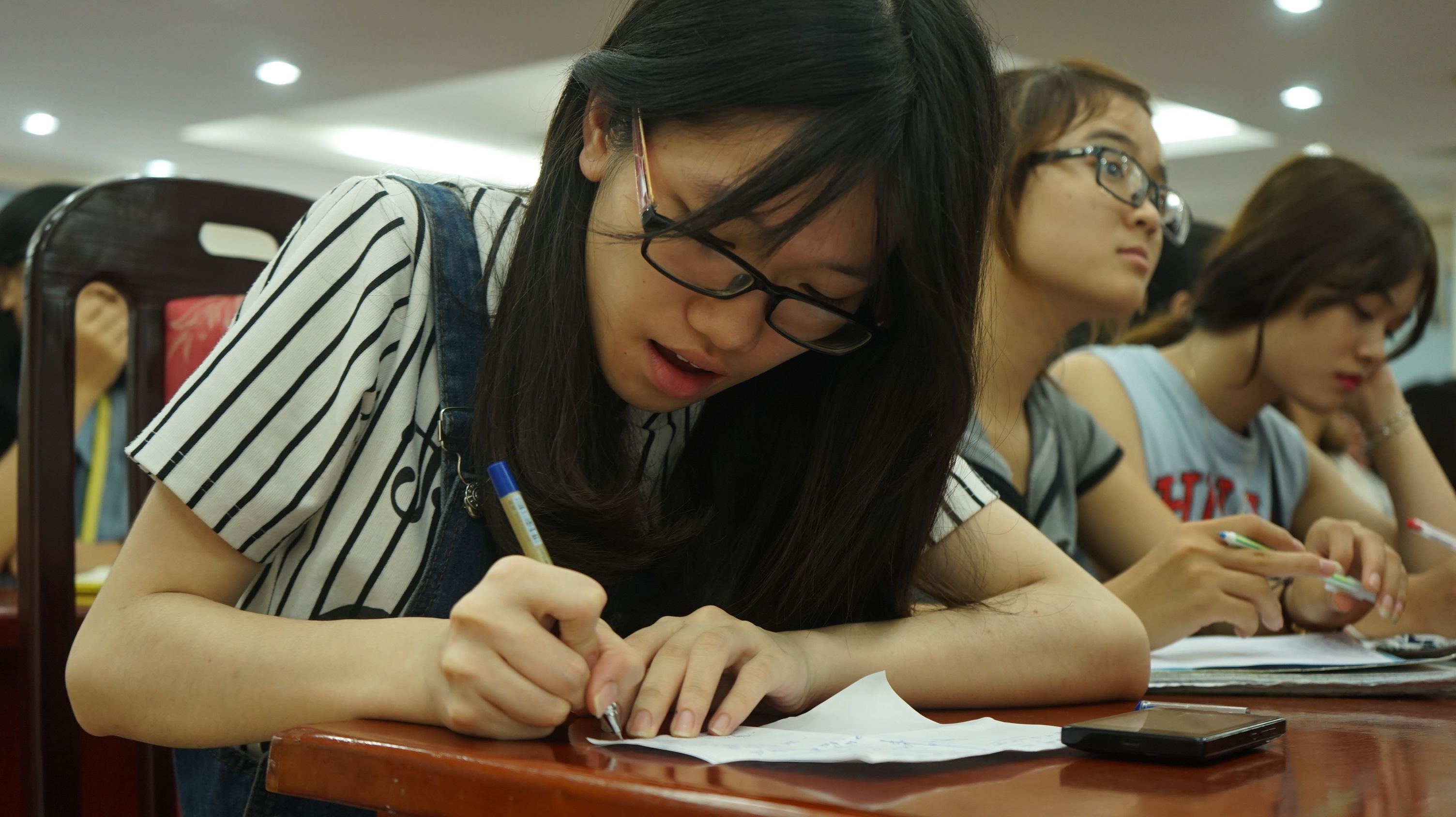 Bo GD&DT luu y thi sinh dang ky xet tuyen truong top tren hinh anh