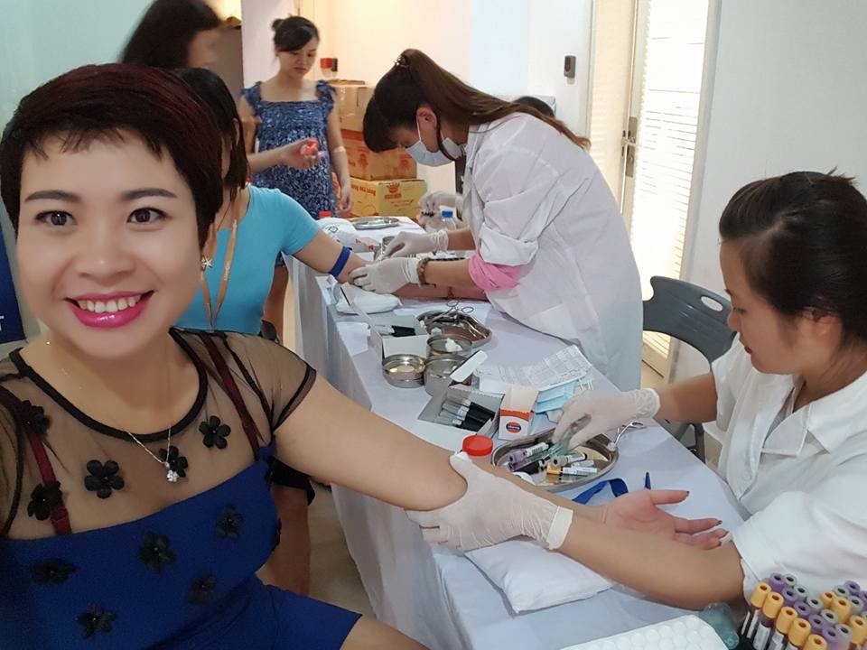 bón cháo cho người ăn xin ảnh 2 bon chao cho nguoi an xin anh 2