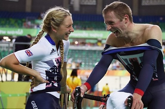 Tinh yeu khong mang vat chat cua 'cap doi vang' nuoc Anh hinh anh