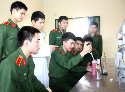Diem trung tuyen Hoc vien Hau can cao nhat 26,5 hinh anh