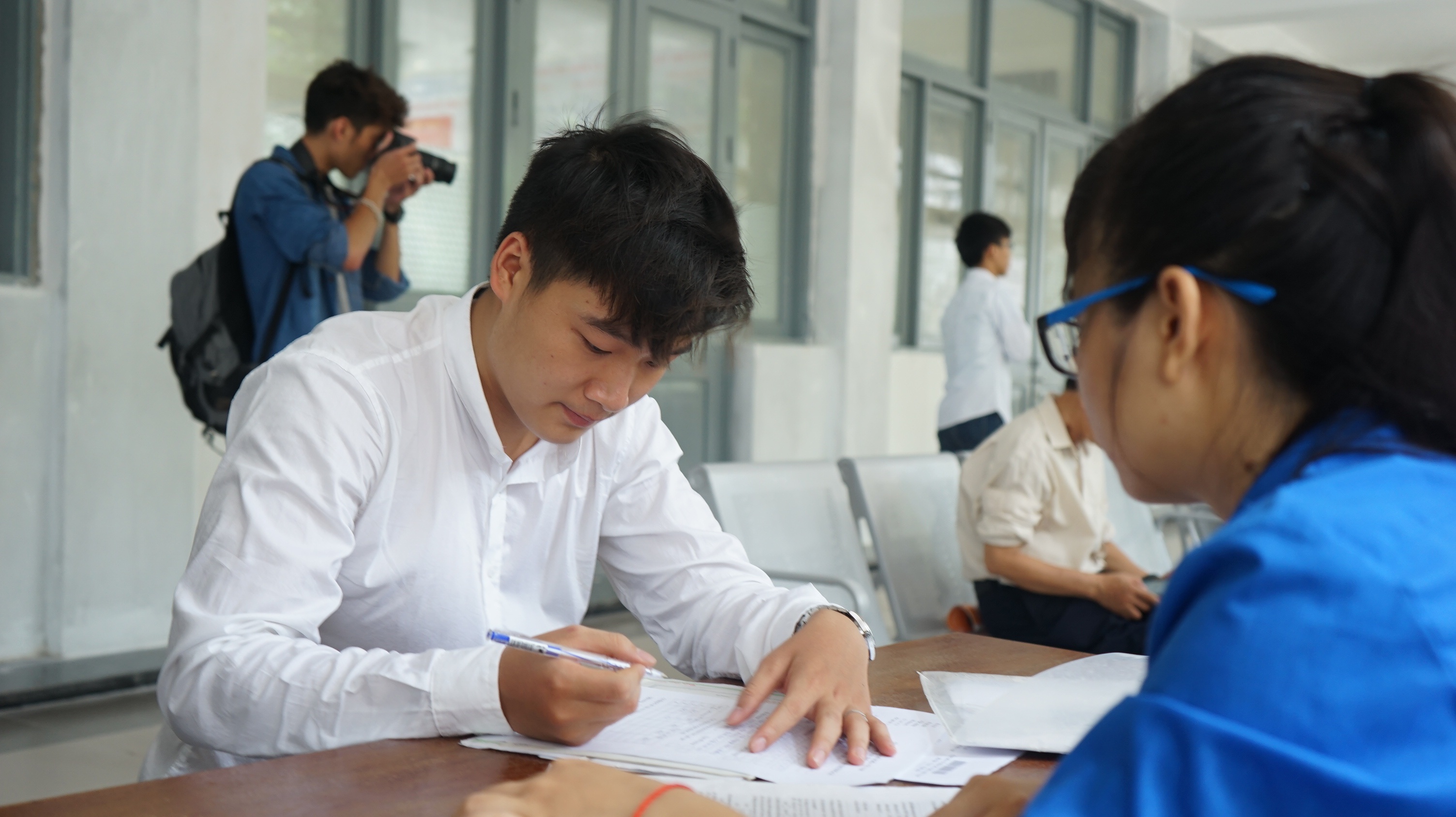 Hai truong DH Y lon nhat nuoc xet tuyen bo sung hinh anh