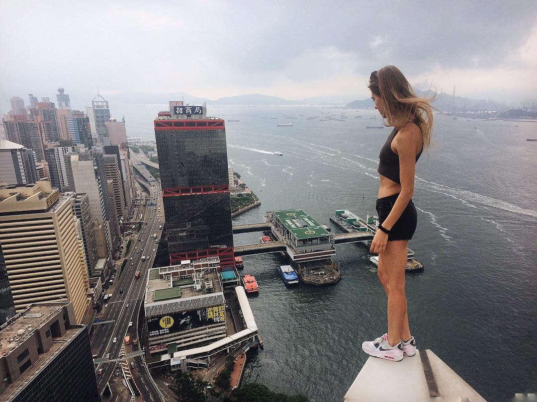 selfie trên nóc nhà chọc trời ảnh 1 selfie tren noc nha choc troi anh 1