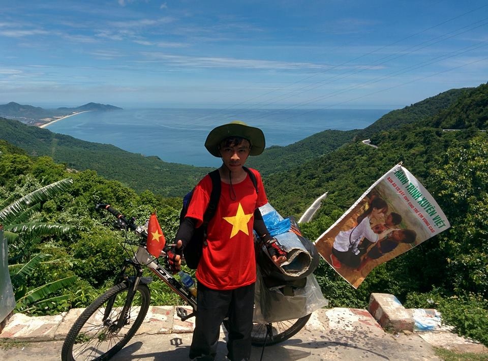 dap xe xuyen Viet ban ao gay quy anh 2