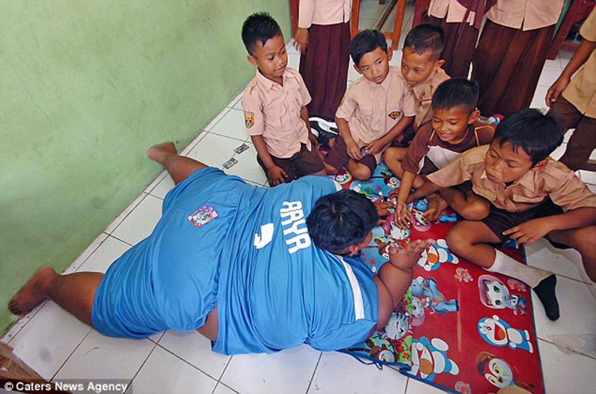 cau be beo nhat the gioi anh 2