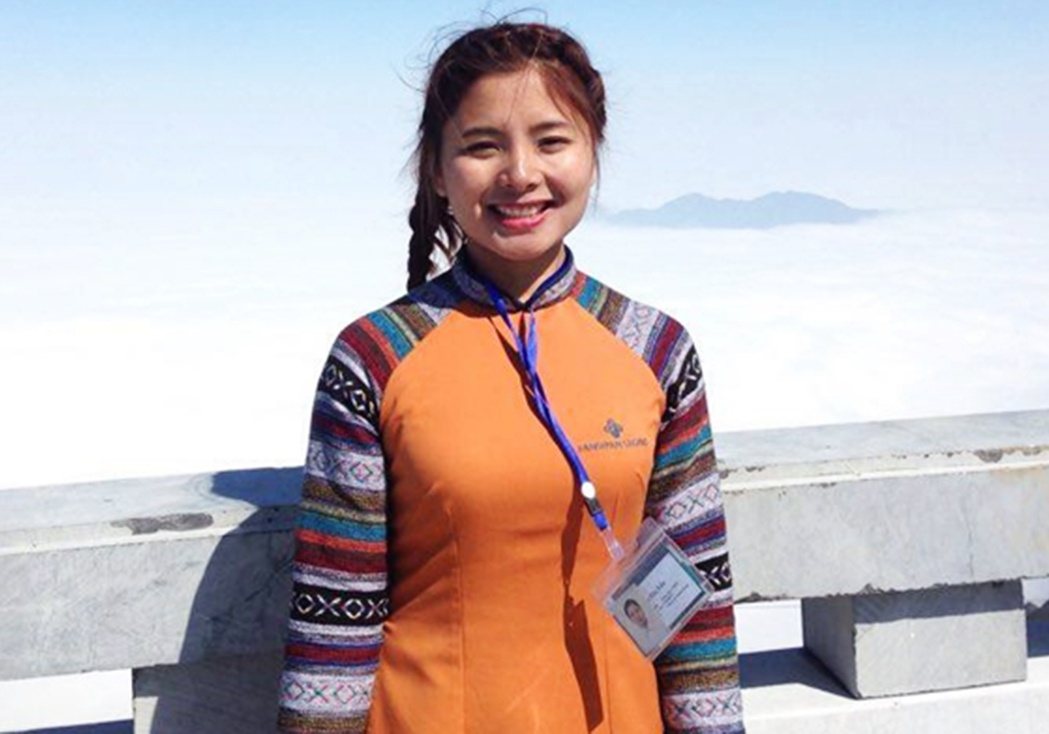 Co gai dau tien o xa bien gioi trung hoc bong 50.000 USD hinh anh