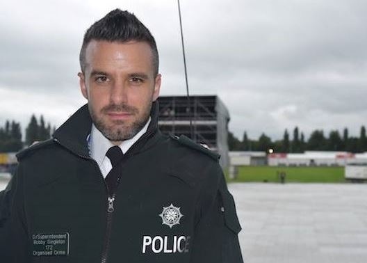 Bobby Singleton - chang canh sat lich lam, hao hoa hinh anh