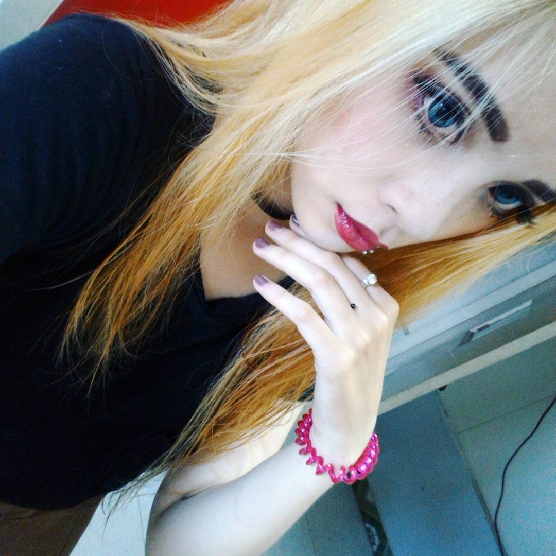 hot girl lai tay anh 1