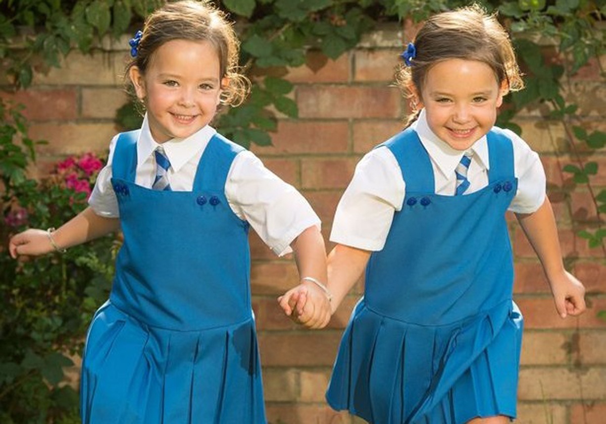 Cap sinh doi dinh lien den truong sau ca phau thuat tach roi hinh anh