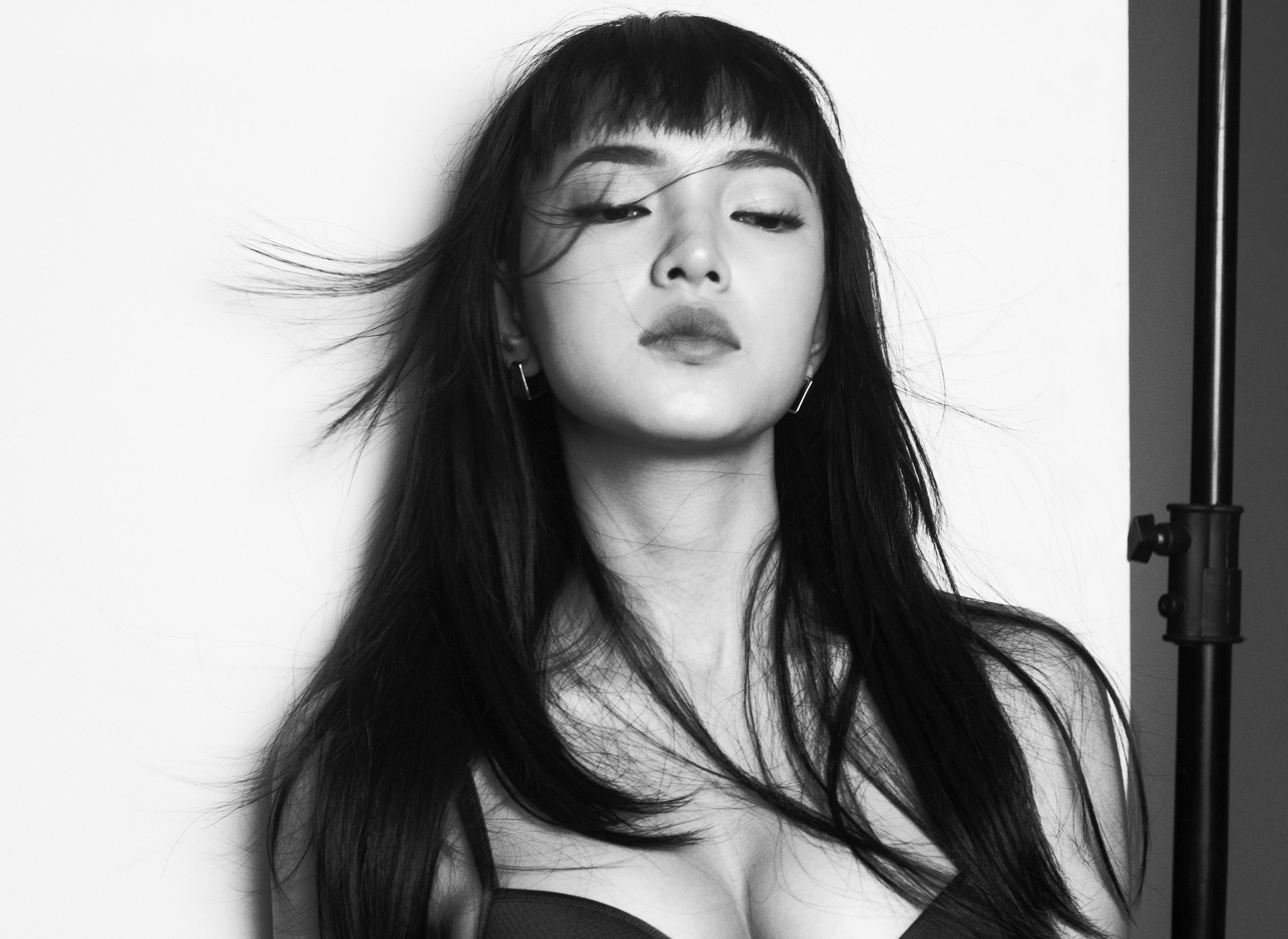 Hot girl Chau Bui goi cam trong bo anh chao tuoi 19 hinh anh