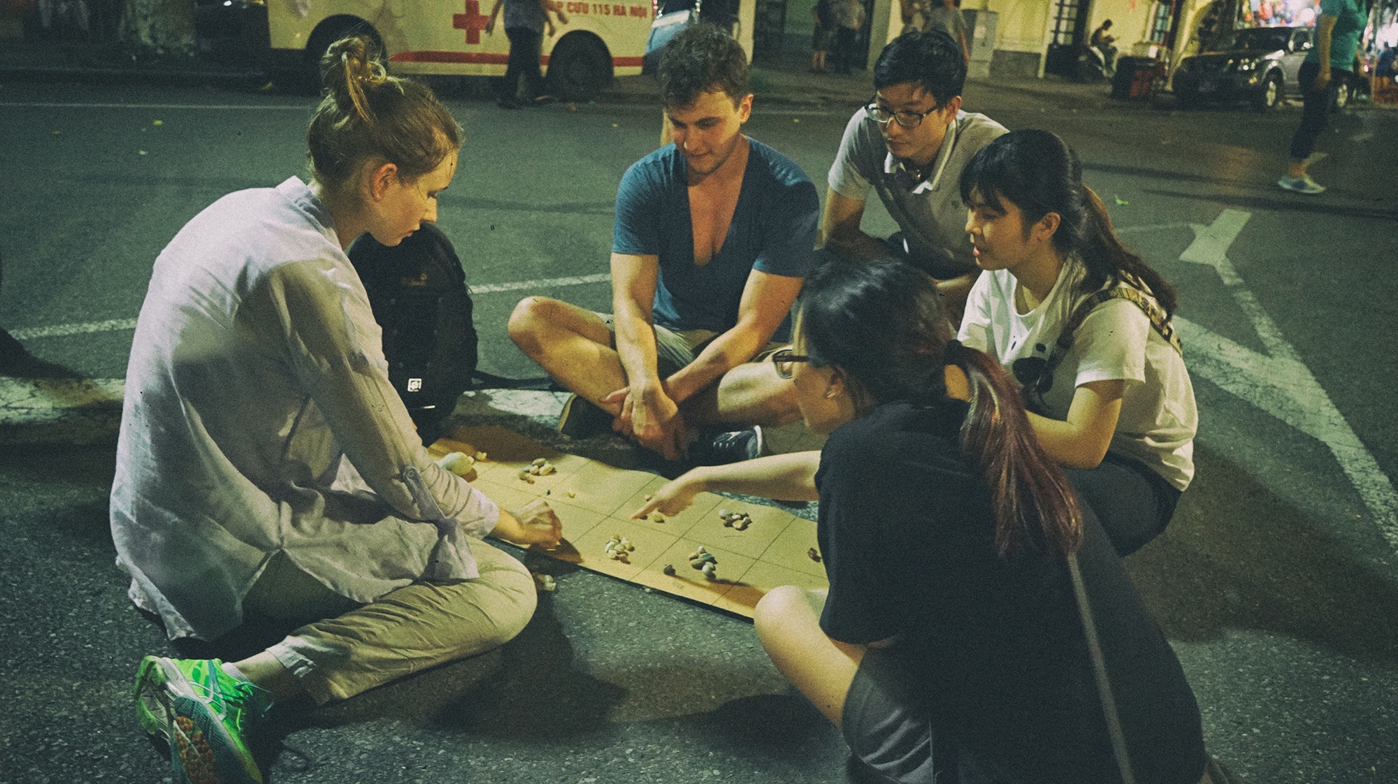 Tro choi dan gian tren pho di bo anh 3