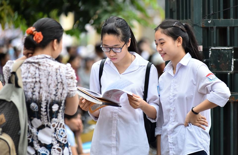 Phuong an thi 2017: Tru Van, cac mon khac thi trac nghiem hinh anh
