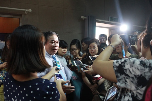 Thi THPT quoc gia 2017 anh 1