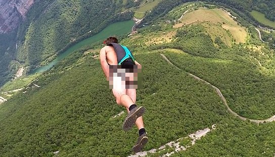 Mael Baguet tran truong nhay du tu do cao 1.000 m hinh anh