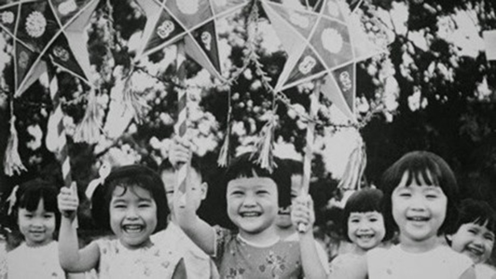Trung thu ngay xua qua nhung buc anh mot thoi de nho hinh anh