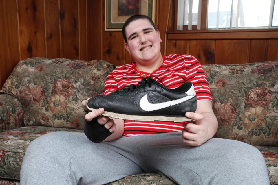 Broc den cua hang de do co giay phu hop hinh anh