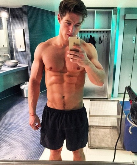 chang phong vien dien trai nhat hanh tinh anh 6